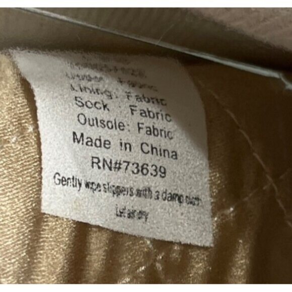 Womens Gray Velvet Quilted Slippers With Faux Fur Pom-Pom & Non-Slip Sole 9-10 - Picture 4 of 6